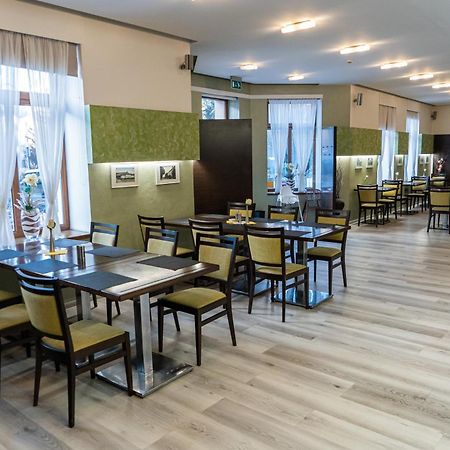 Franko hotel Zvolen Buitenkant foto